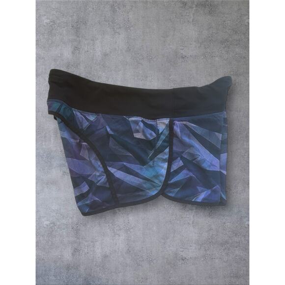 Lululemon Run Times Short 4-way Stretch 4in
Pretty Prism Multi Black Wmns Sz 12 - Picture 6 of 10